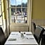 Tontine Hotel & Bar