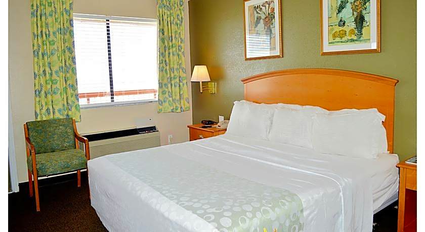 Roomba Inn & Suites Daytona Beach