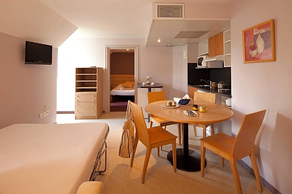 Villa Mariale by Popinns