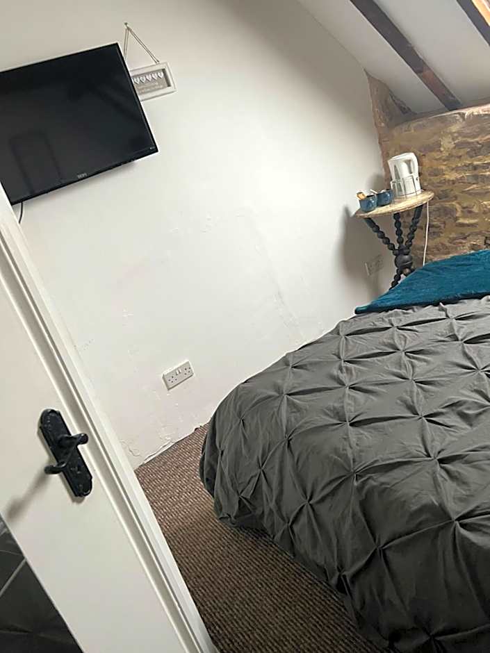 Crosskeys Inn Guest Rooms in Wye Valley