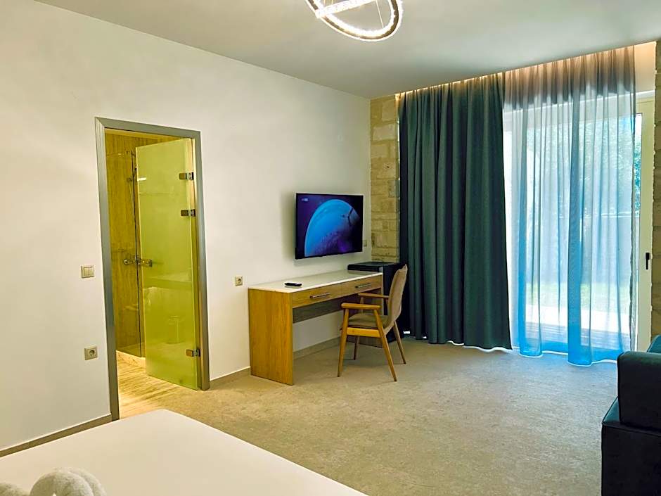Lili Hotel