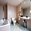 Hotel Mercure Paris Ouest Saint-Germain