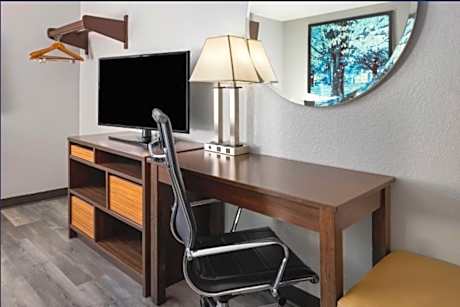 2 Double Beds Suite Non-Smoking