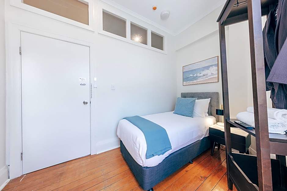 Gaslight Inn - Adults Only