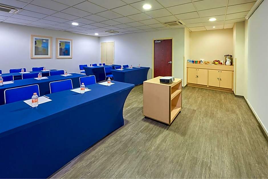 City Express by Marriott Manzanillo