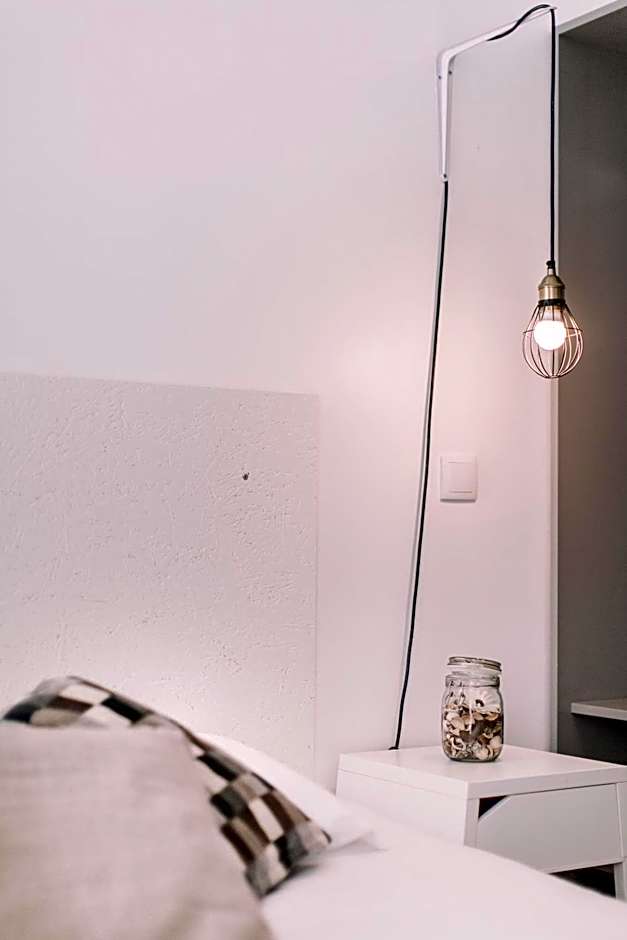 Santa Bica Eat Drink & Sleep