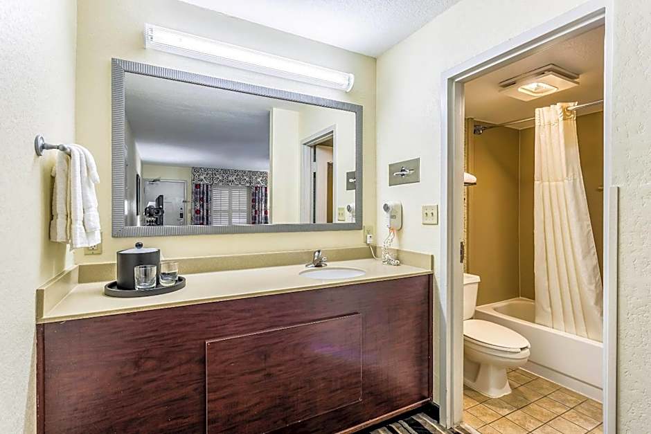 Clarion Pointe Huntsville Research Park