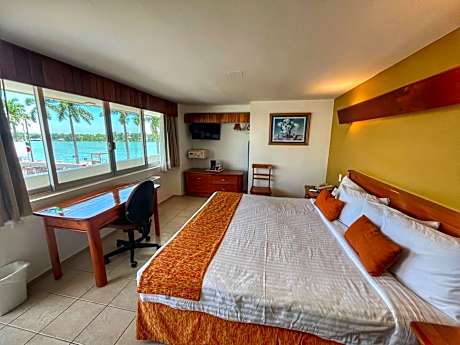 Double Room with King Bed - Non-Smoking