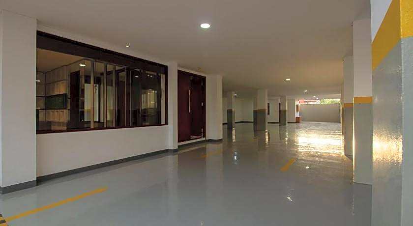 RedDoorz Plus @ CBD Bintaro