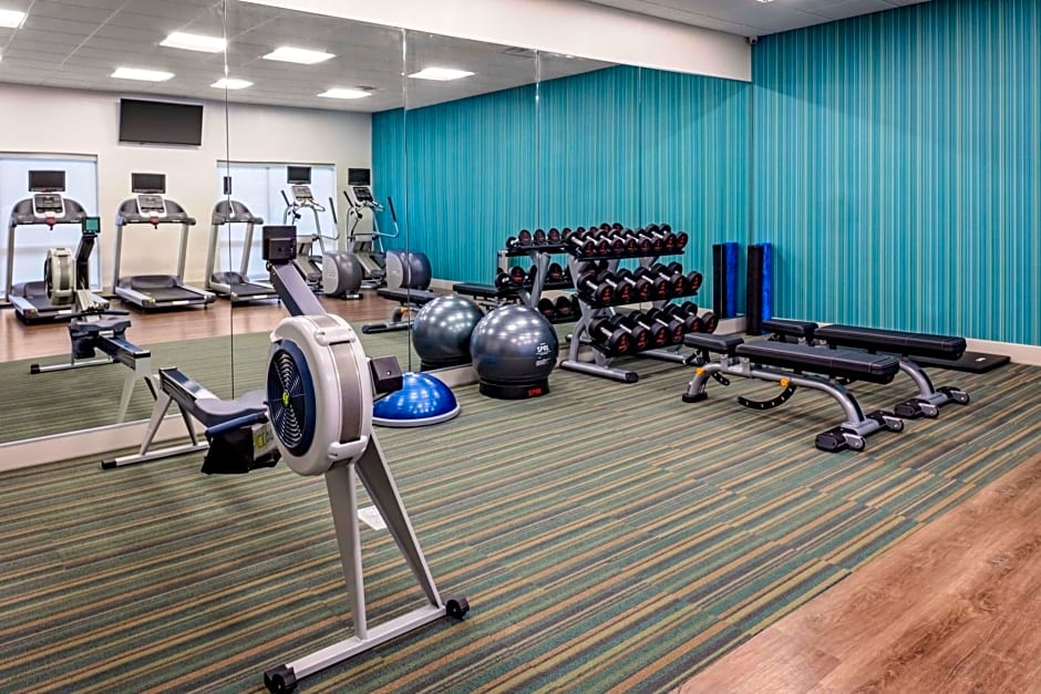 Holiday Inn Express And Suites Madison By IHG