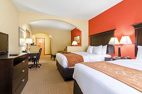 2 Queen Beds, Suite, Nonsmoking