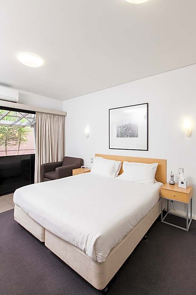 Majestic Oasis Apartments