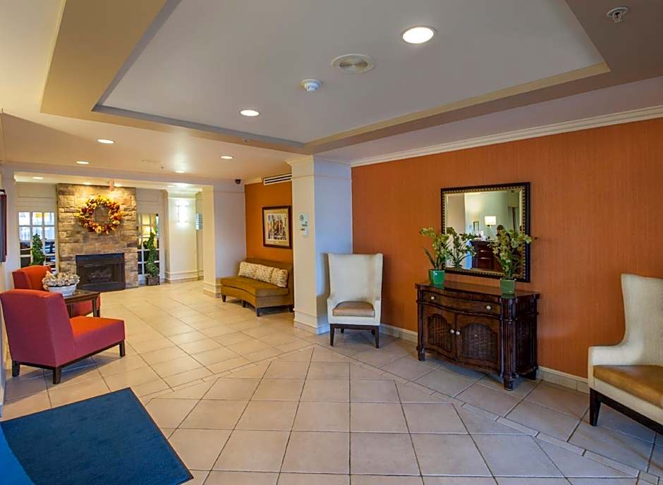 Holiday Inn Express & Suites Buffalo Airport By IHG