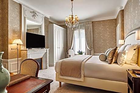 Executive room - rue de la Paix View