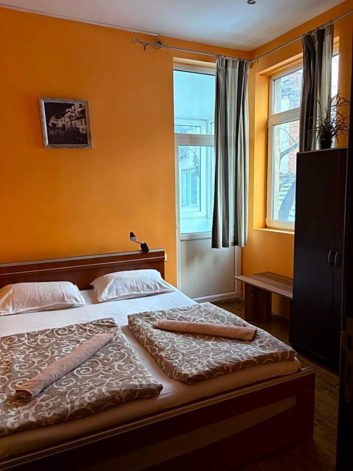 Elegance on a Budget - Rooms for Rent in Sofia Center
