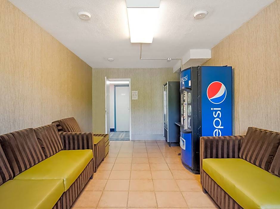 Days Inn by Wyndham Conneaut