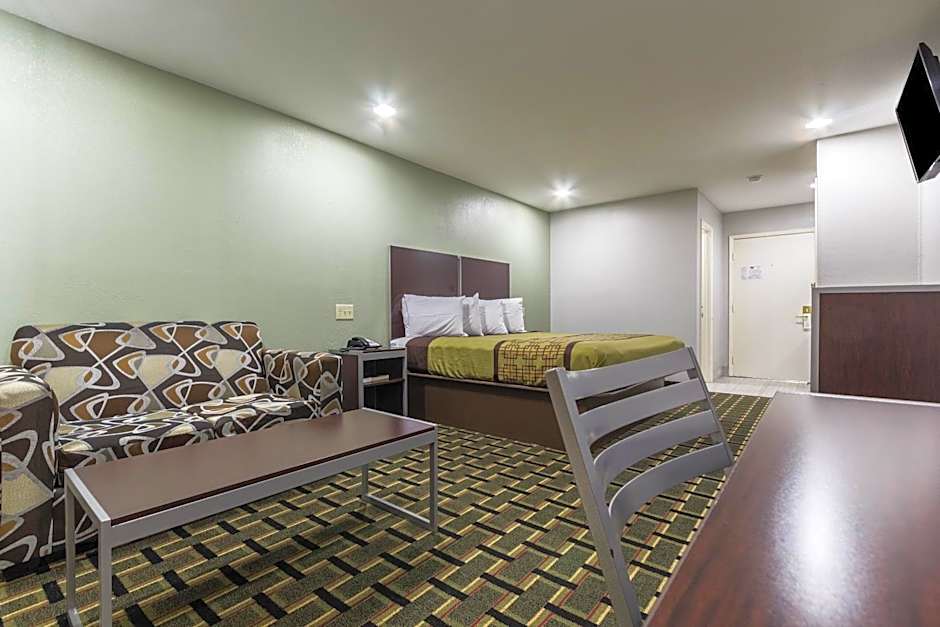 Scottish Inn and Suites Tomball