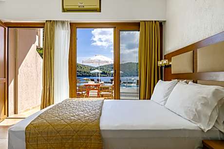 Double Room Ground Floor Sea View