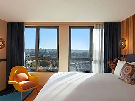 TOGETHER - ROOFTOP VIEW, 2 Bedrooms, 2 King, Views of Paris rooftops