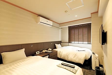 Standard Twin Room - Non-Smoking