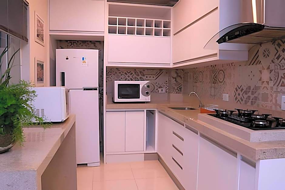 Sobrado com 1 suite 2 quarto ar 1km Shopping JL