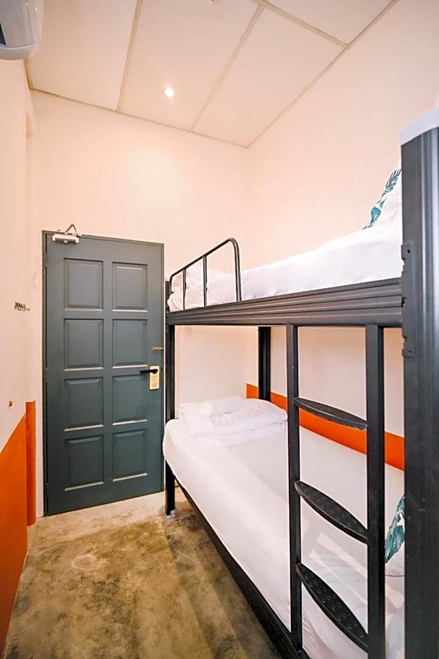 Swing & Pillows - 75 Muntri, Penang