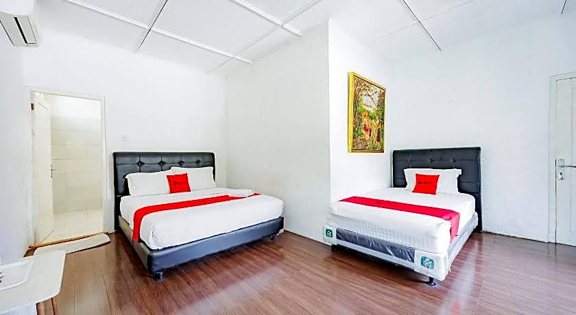 RedDoorz Plus @ Megamendung Puncak 2