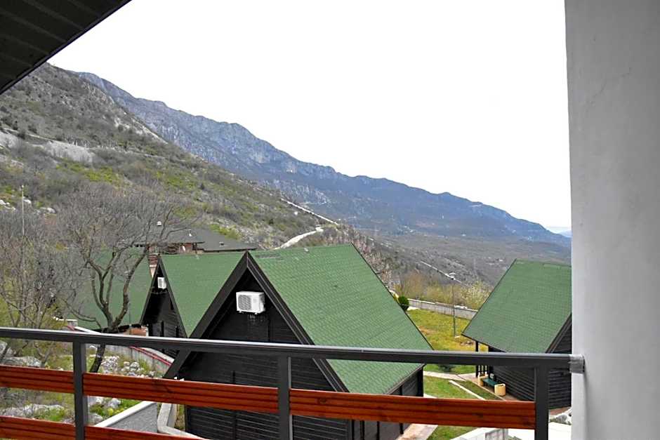 OSTROG Aparthotel KOLIBA-VLASTNIŠTVO MANASTIRA OSTROG