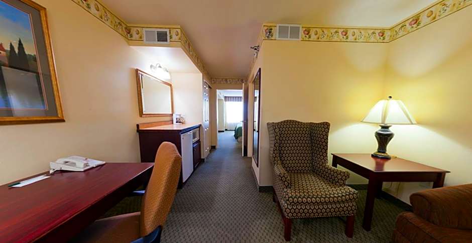 Country Inn & Suites by Radisson, St. Cloud East, MN