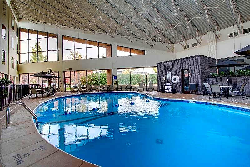 The Atrium Hotel on Third