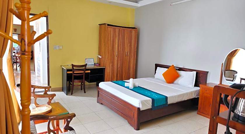 Sunny C Hotel