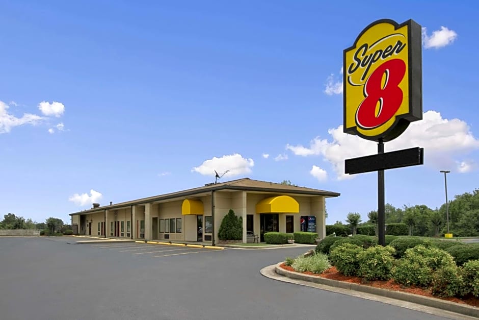 Super 8 by Wyndham Tupelo Airport