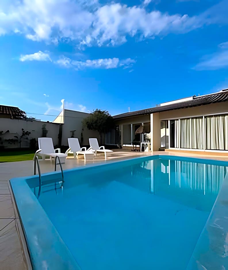 Casa Completa 6 Suíte e 1 Quarto, Piscina e Gourmet
