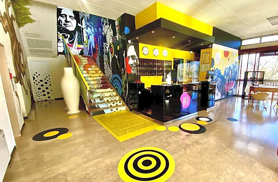 LH Hotel Arca Street Art