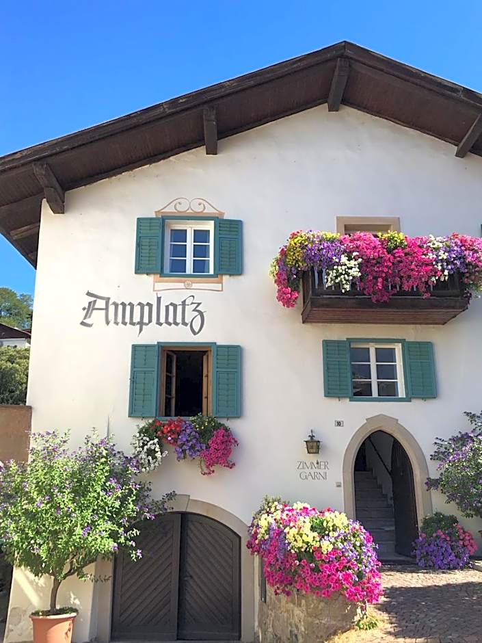 Amplatz 1523 - B&B and Suites