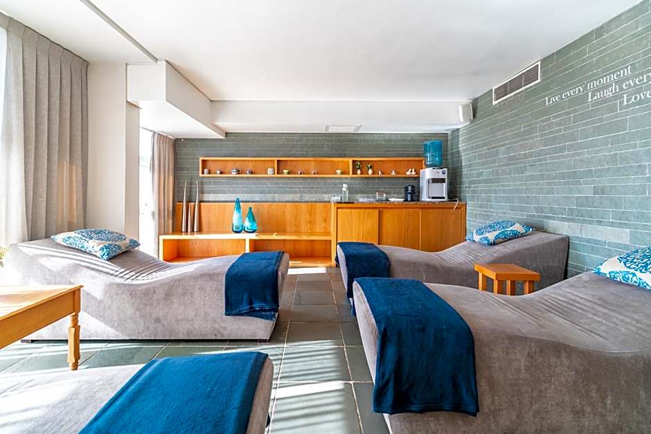 Lagoon Beach Hotel Apartments