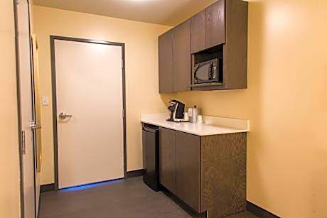 King Suite - Communication Accessible