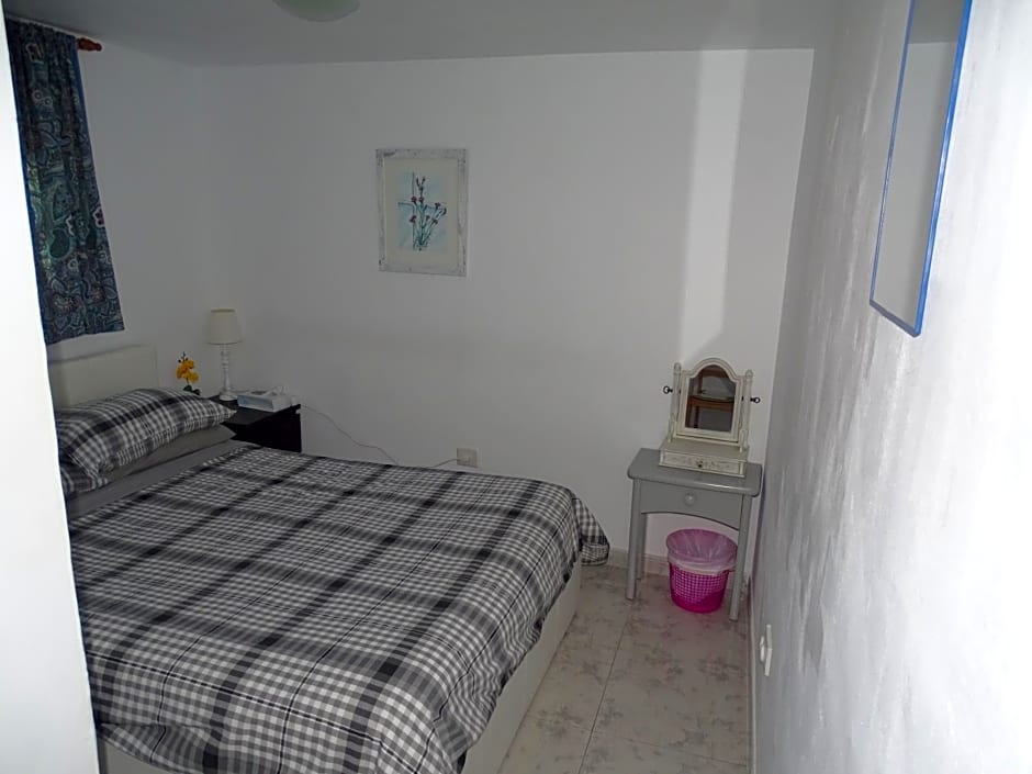 Rickaty Lodge Bed and Breakfast, Airport Hotel, Hotel de aeropuerto, Las Palmas Airport, Gran Canaria Airport, LPA, Spain