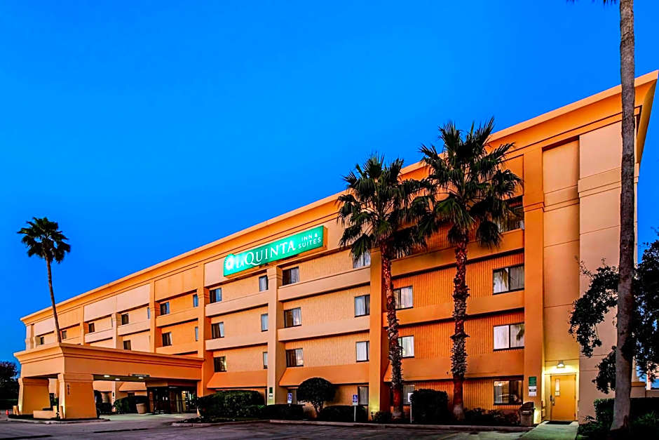 La Quinta Inn & Suites by Wyndham Houston Baytown East