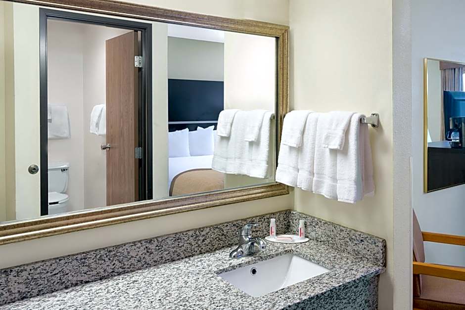 Baymont by Wyndham Green Bay