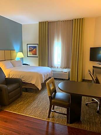 Queen Studio Suite - Communications Accessible
