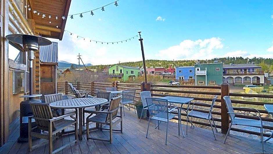 The Boulder Creek Lodge