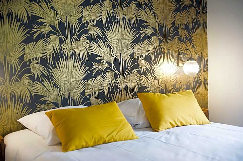 Georges Hostel & Café