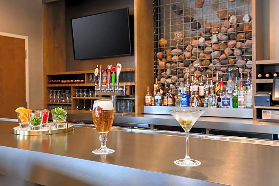 DoubleTree by Hilton Evansville