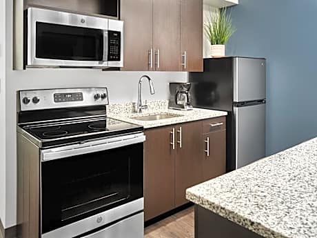 StayAPT Suites Suffolk-Chesapeake
