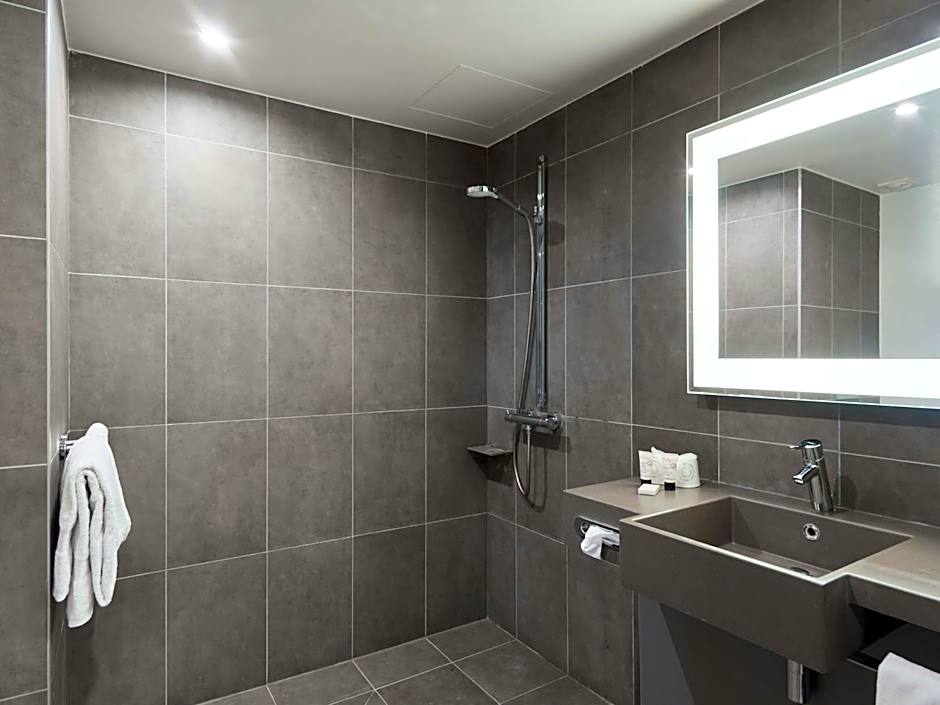 B&B HOTEL Cergy Port 4 étoiles