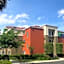 Holiday Inn Express & Suites Tracy By IHG
