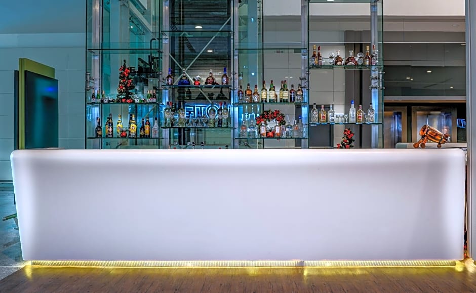 Tav Airport Hotel Izmir