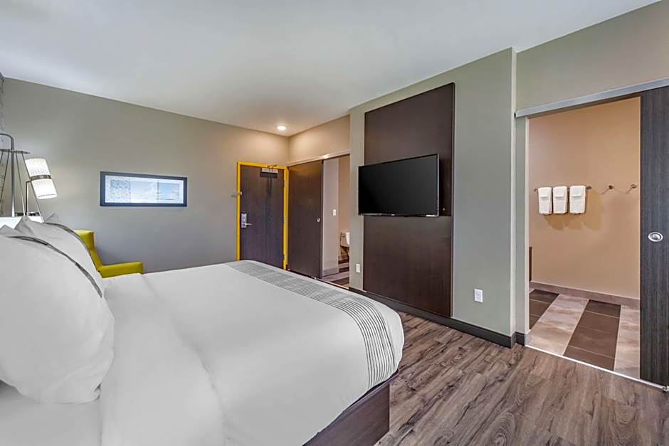 GLo Best Western Dawley Farms In Sioux Falls
