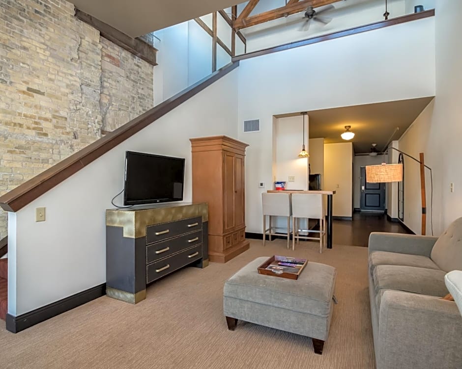 Brewhouse Inn and Suites